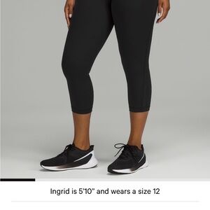 Women's Black Cropped Leggings